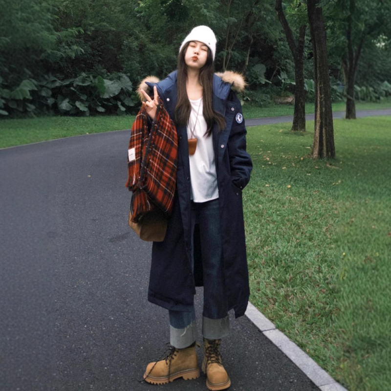 Parka od pamuka s punom puh-pamučnog vlakna; srednja duljina, opušten kroj, odvojivi umjetni krzneni ovratnik, zatvarač