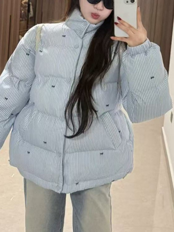 Ženska pamučna jakna s debelim punjenjem, poliester materijal, stojeći ovratnik, prednje otvaranje s jednom redom gumba, koreanski-japanski casual stil za odrasle žene