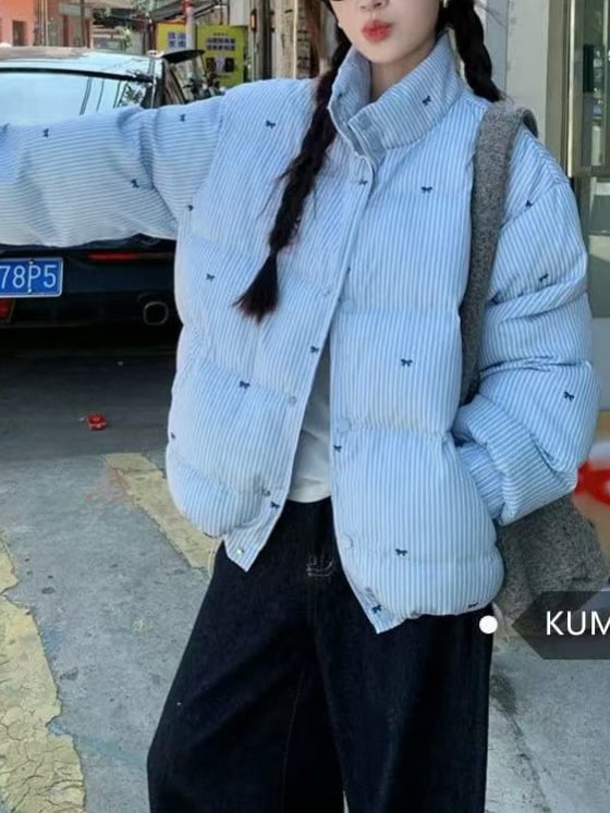 Ženska pamučna jakna s debelim punjenjem, poliester materijal, stojeći ovratnik, prednje otvaranje s jednom redom gumba, koreanski-japanski casual stil za odrasle žene