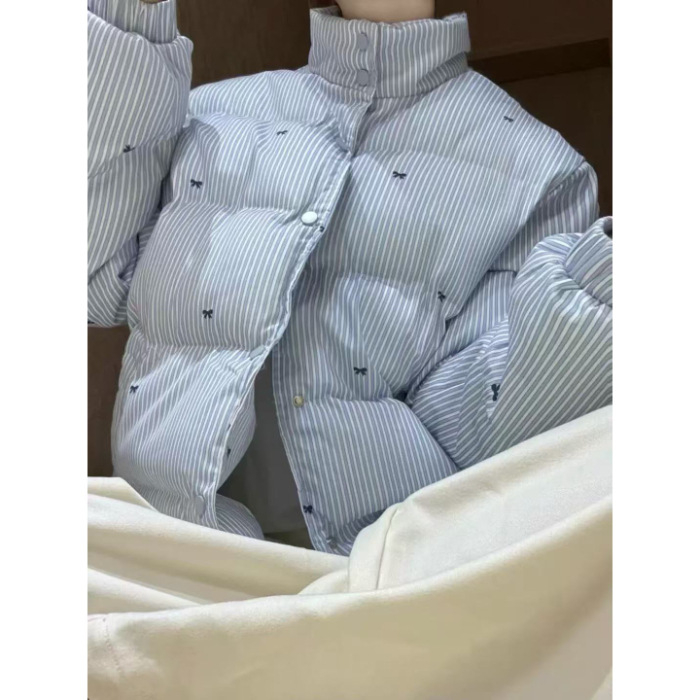 Ženska pamučna jakna s debelim punjenjem, poliester materijal, stojeći ovratnik, prednje otvaranje s jednom redom gumba, koreanski-japanski casual stil za odrasle žene