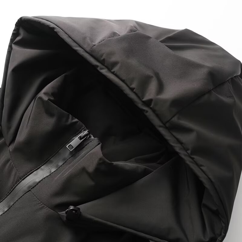 Зимно яке с пълнеж от полиестер-памук, основна тъкан полиестер, дълги ръкави, цип, редовна дължина