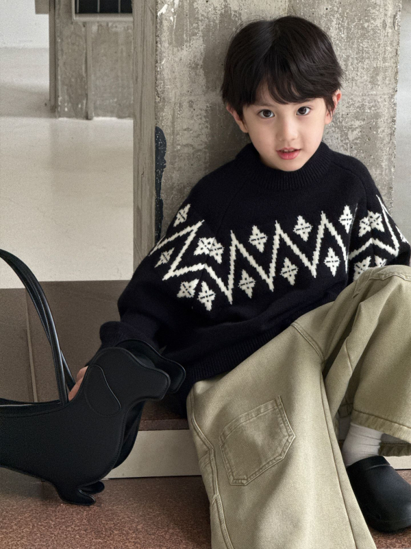 Gyerekeknek készült vastag akril pulóver kerek nyakú, hosszú ujjú, 3-8 éveseknek, téli ruházat.