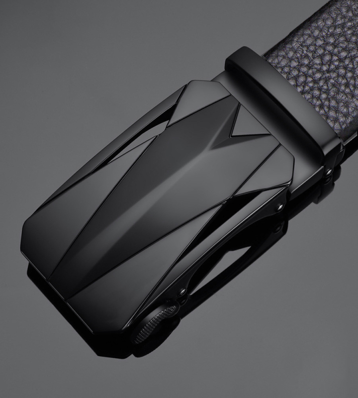 Férfi öv valódi bőrből, kétoldalas szegéllyel, ötvözetből készült csattal, automata zárással, szélesség 2–4 cm