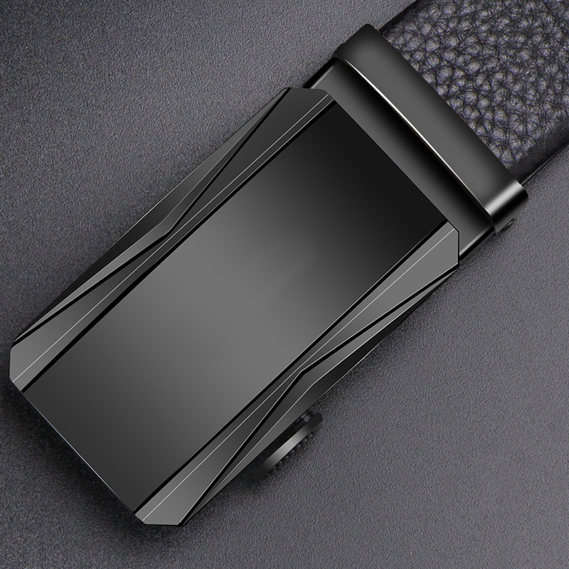 Férfi öv valódi bőrből, kétoldalas szegéllyel, ötvözetből készült csattal, automata zárással, szélesség 2–4 cm