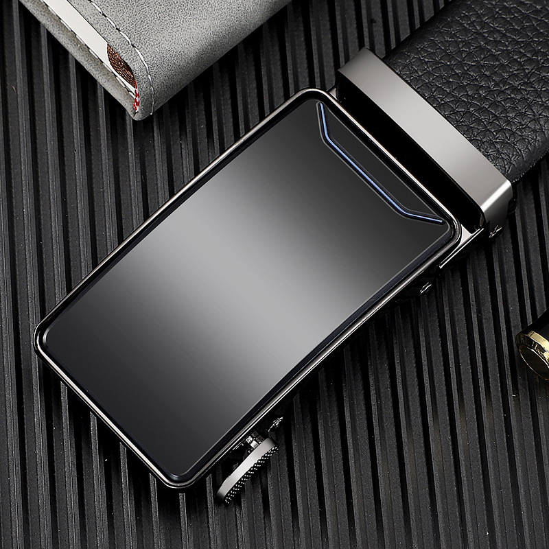 Férfi öv valódi bőrből, kétoldalas szegéllyel, ötvözetből készült csattal, automata zárással, szélesség 2–4 cm