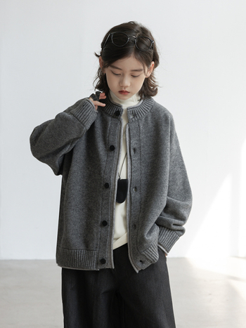 Gyerek kardigán pulóver, puha kezelt kötött anyag, vastag kötés, hosszú ujjú, egyenes gombos zárás, akril 42% / nylon 28% / PBT 30%