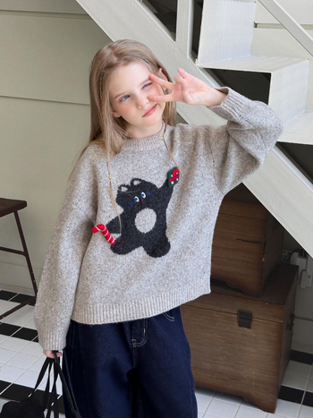 Lányok téli kötött pulóvere — kerek nyak, hosszú ujjú, vastag akril-gyapjú keverék, 12–14 tűs kötés, 2025 téli szezon