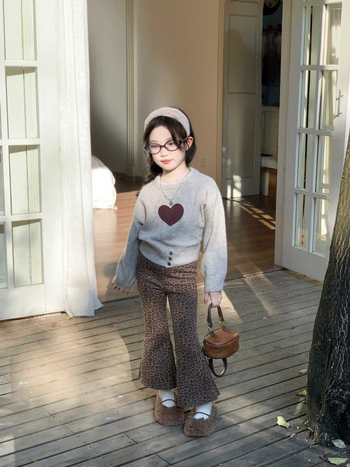 Lányoknak szóló pulóver, Koreai stílus, szív mintás jacquard, vastag kötés, akril-szálakból álló 50%-os keverék, puha felületű anyag