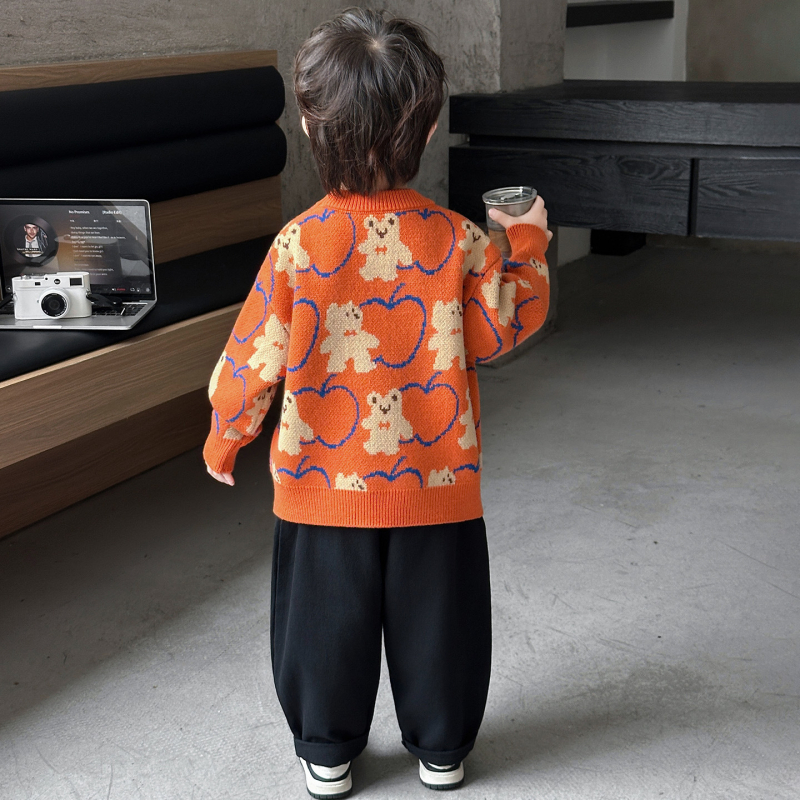 Gyerekek téli vastag kötött pulóver — kerek nyakú, hosszú ujjú, Cartoon mintás, puha anyag: pamut-poliészter keverék, Koreai stílus, 3–8 éveseknek
