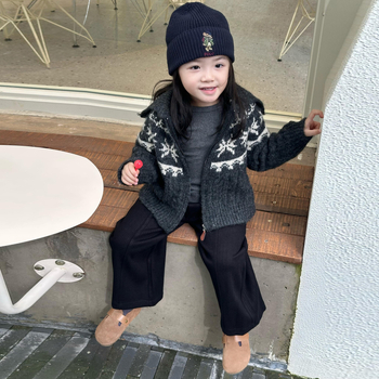 Gyerekeknek szóló kardigán cipzárral és gallérral, csíkos kötött, hosszú ujjú, alpaka gyapjú és 45% akril keverék, lágyított, enzimes mosással készült anyag, megfelelő téli, tavaszi és őszi szezonokra