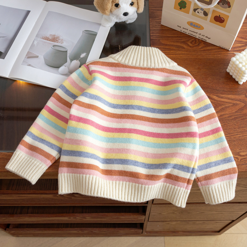 Dječji pleteni džemper s patentnim zatvaračem, stojeći ovratnik, prugasti uzorak, debeli pleteni materijal (Stojeći ovratnik; Zatvarač; Prugasti uzorak; Debeli pleteni materijal; 95% pamuk)