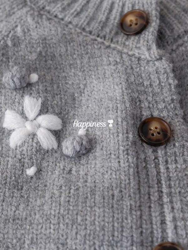 Dječji pleteni kardigan s floralnim uzorkom – koreanski stil, poliester pleteni materijal, okrugli ovratnik, dugi rukavi, kopčanje na jedan red gumba