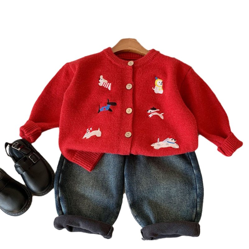 Bērnu kardigans ar izšūtu suņa motīvu, korejiešu stilā, ziemas adīts, akrila audums 44%, vecums 3–8 gadi