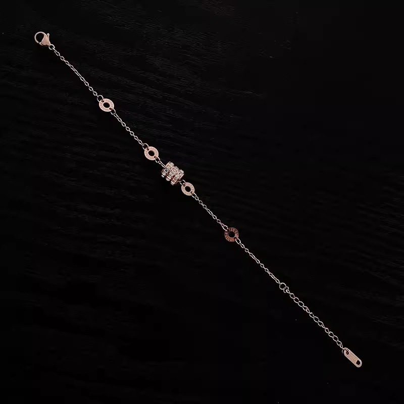 Sieviešu rokassprādze – titāna tērauds, diamanētu apdare, romiešu ciparu dizains, influencer stils, Zhirou zīmols