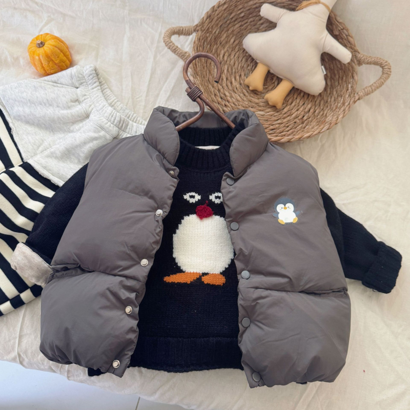 Bērnu džemperis ar dubultslāņu adītu apkakli un pingvīnu motīvu, universāls, ziemas 2025