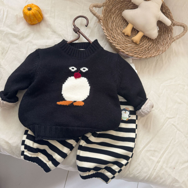 Bērnu džemperis ar dubultslāņu adītu apkakli un pingvīnu motīvu, universāls, ziemas 2025