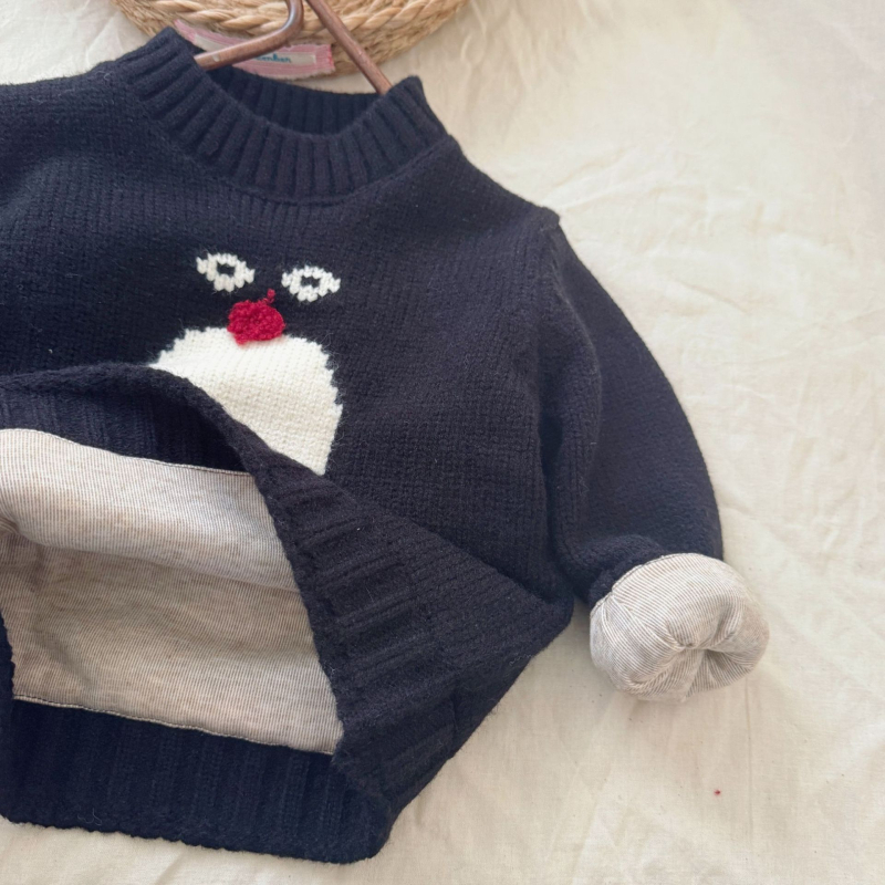 Bērnu džemperis ar dubultslāņu adītu apkakli un pingvīnu motīvu, universāls, ziemas 2025