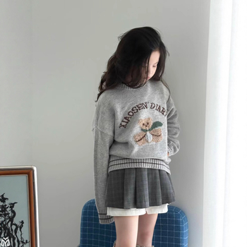 Bērnu džemperis korejas stilā ar apaļu kaklu, garām piedurknēm, adīts, ar lāča rakstu