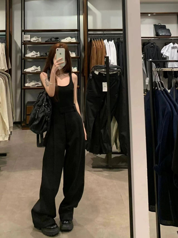 Tank top bez rukava s U-oblikom leđa i ugrađenim jastučićem - Slim fit pamuk majica