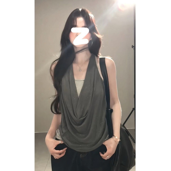 Halter top od modalnog materijala, uski kroj, 70–80% modal vlakna, ljeto 2025