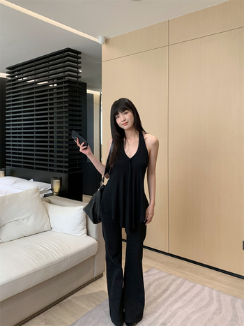 Top s asimetričnim dizajnom, viseći trak za vrat, bez leđa, viskozno vlakno, jednobojni, japansko-korejski casual stil, model Irregular, M3709, jesen 2025