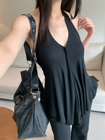 Top s asimetričnim dizajnom, viseći trak za vrat, bez leđa, viskozno vlakno, jednobojni, japansko-korejski casual stil, model Irregular, M3709, jesen 2025