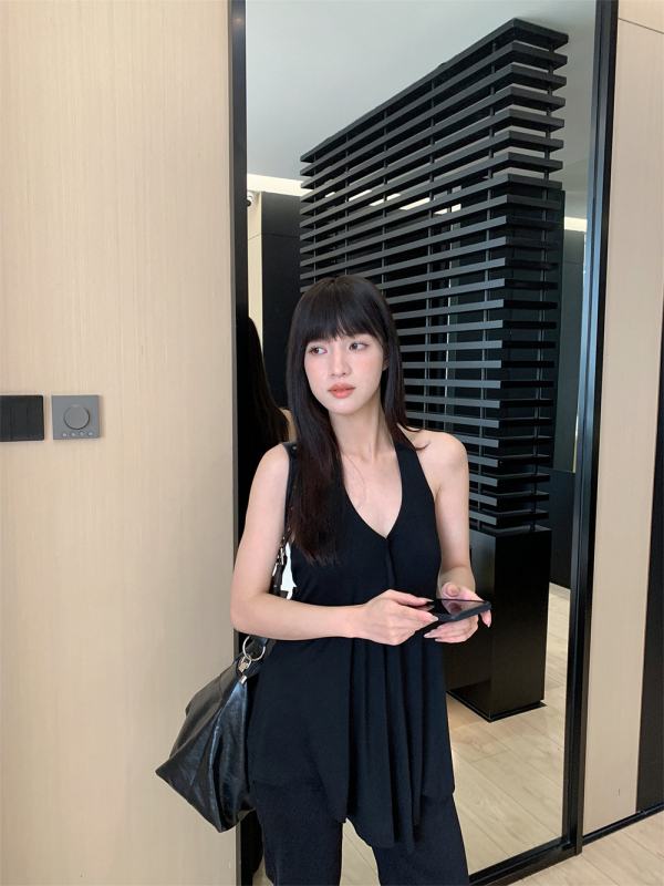 Top s asimetričnim dizajnom, viseći trak za vrat, bez leđa, viskozno vlakno, jednobojni, japansko-korejski casual stil, model Irregular, M3709, jesen 2025