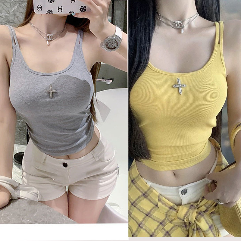 Камизол от памук, кръгла яка, презрамков стил, метални украси, съдържание на плат 50–70%