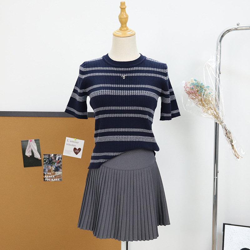 Pleteni top bez rukava, slim-fit, ice silk materijal, 95% akril, pull-over stil, mikro-elastičnost