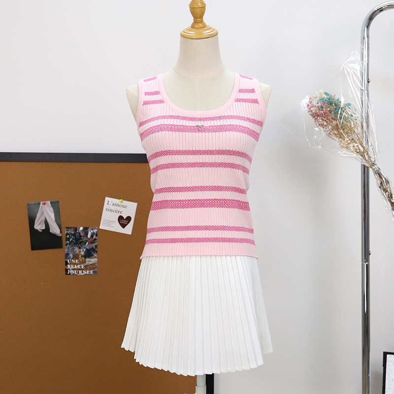 Pleteni top bez rukava, slim-fit, ice silk materijal, 95% akril, pull-over stil, mikro-elastičnost