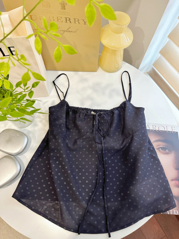 Állítható vékony pántos halter felső | Slim fit | Hossz: 50-65 cm | Anyag: poliészter-spandix