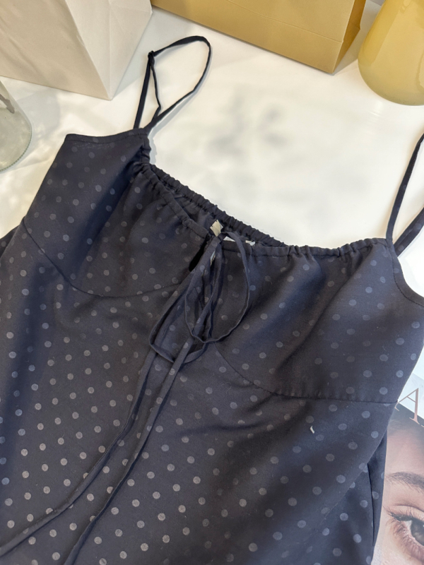 Állítható vékony pántos halter felső | Slim fit | Hossz: 50-65 cm | Anyag: poliészter-spandix