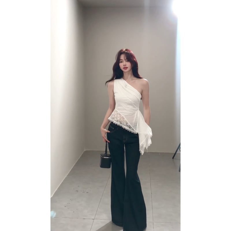 Női vállnélküli camisole aszimmetrikus vállrésszel, karcsú szabás, 2025 nyár, akril rost