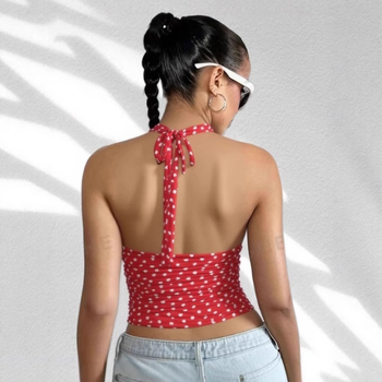 Halter-neck kamizola s 3D uzorkom, uski kroj, kratka duljina (≤40 cm), poliester s elastanom, proljeće 2025