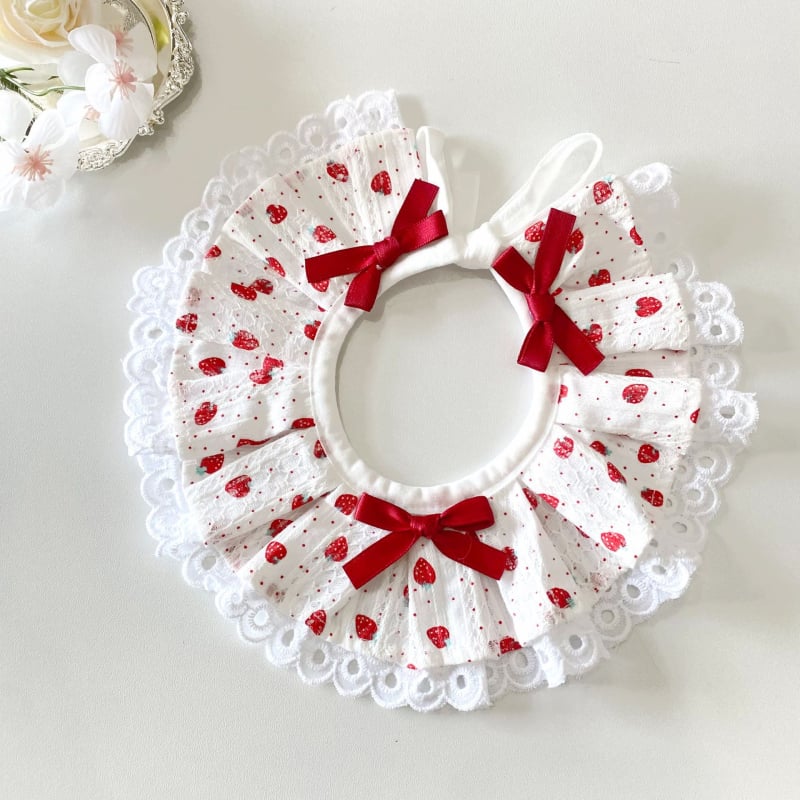 Bavetă pentru câini cu model căpșună și dantelă, material bumbac-poliester, potrivită universal, pentru toate cele patru sezoane, stil lejer