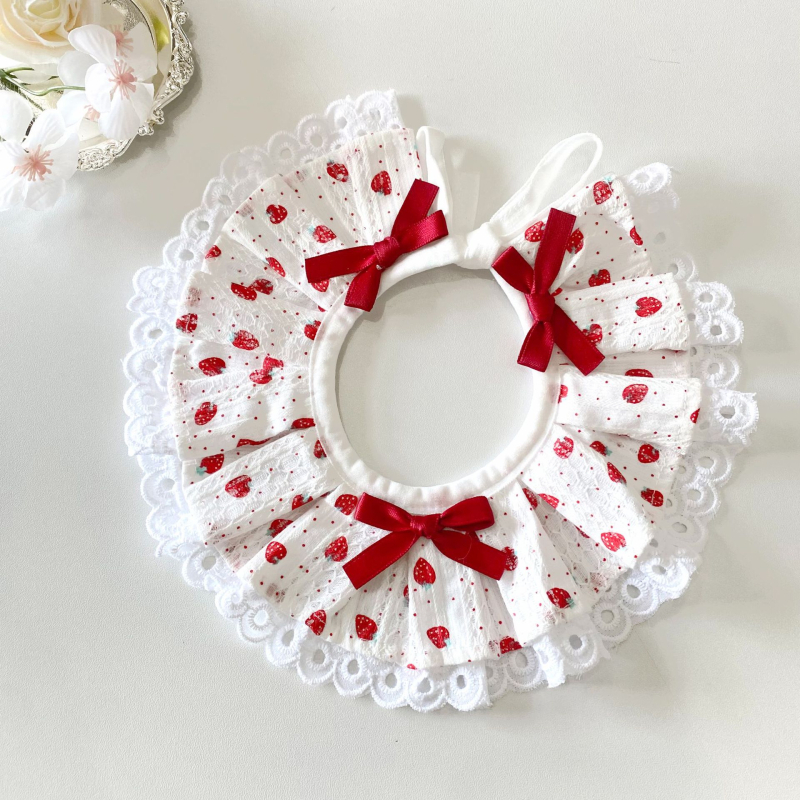 Bavetă pentru câini cu model căpșună și dantelă, material bumbac-poliester, potrivită universal, pentru toate cele patru sezoane, stil lejer