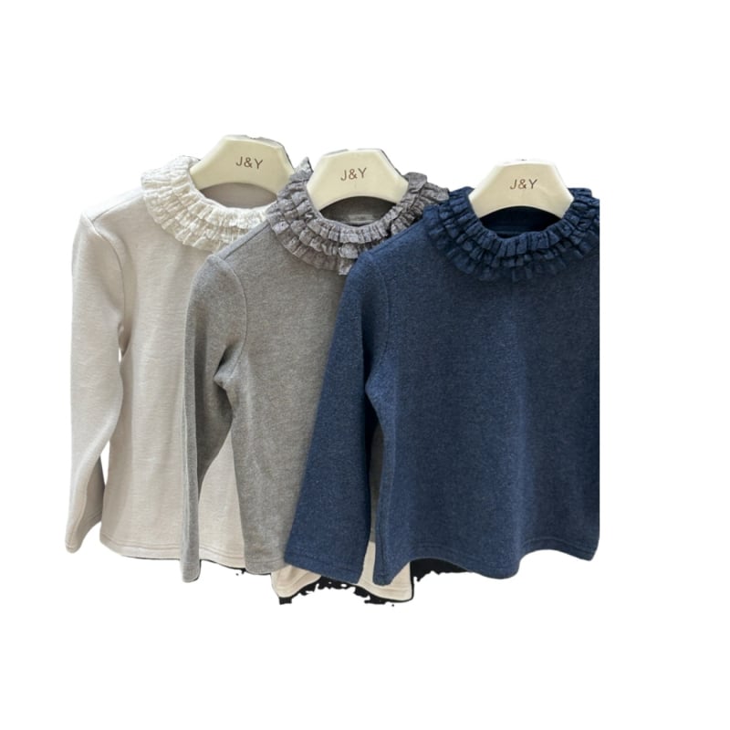 Gyerekeknek készült vastag kötött felső csipkés gallérral, kerek nyakú, hosszú ujjú, pamut kötött.