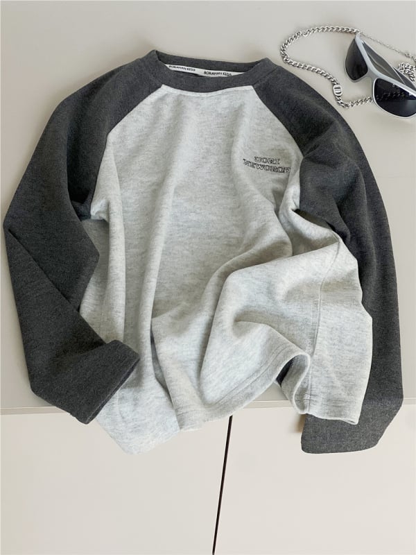 Gyerekeknek készült koreai stílusú pamut hosszú ujjú aláöltözet felső, puha felület, uniszex, minták: csíkos/egyszínű/betűk/logó, kerek nyak, 3-8 év, 2025 tél, 90% pamut