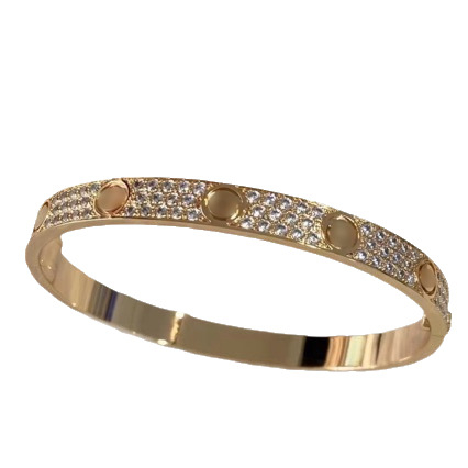 Narukvica V Gold Love, široka verzija, zatvarač s jednim vijkom, 18K premaz, zvjezdasti motiv, dijamantna obrada, 30 g