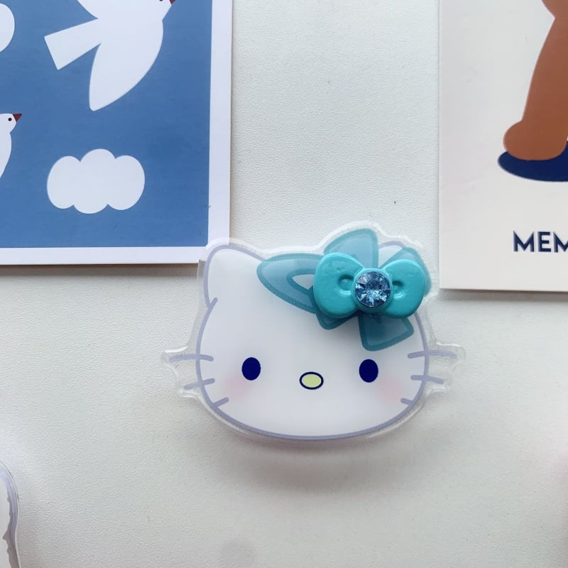 Asztali telefon-tartó 3D masni dizájnnal, rajzfilmszerű stílus, műanyag anyag, testreszabható