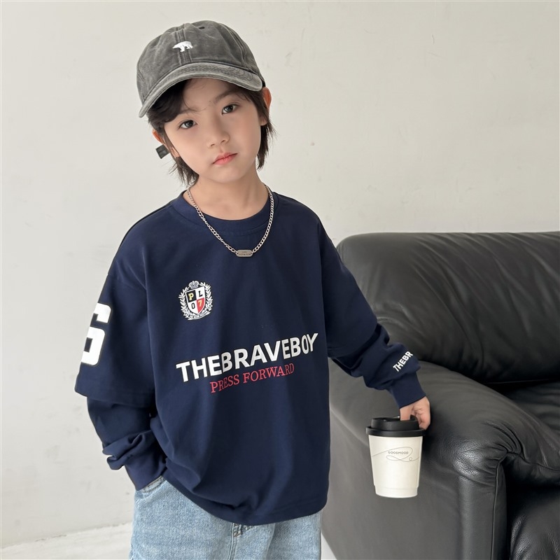 Fiúknak készült hosszú ujjú pamut póló, 100% pamut, kerek nyak, betűs mintázat