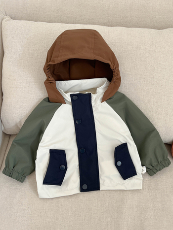 Fiúknak kapucnis könnyű kabát koreai stílusban, cipzárral, tavasz 2025, 1–3 éveseknek