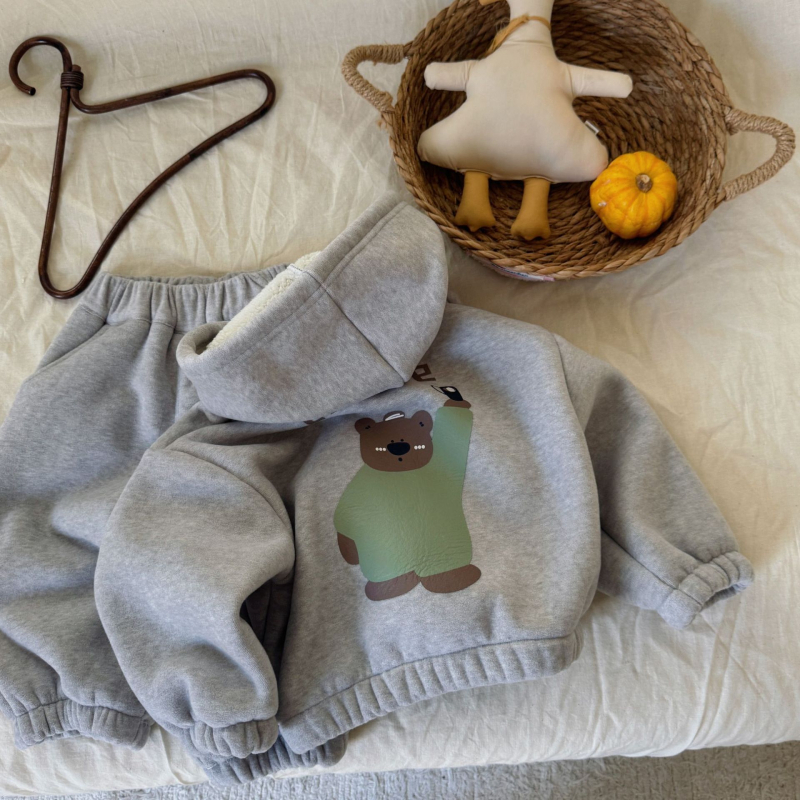 Kisgyerekeknek készült kétszavas plüss felsőnadrág szett – birka gyapjú-keverék (80% poliészter), vastag téli modell 2025, hosszú ujjú kapucnnis felső, 3–8 éveseknek (100–140 cm)