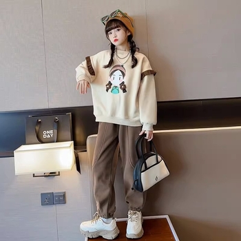 Dievčenská dvojdielna tepláková súprava s dlhými rukávmi, pulórom, karikatúrnym vzorom, polyester.