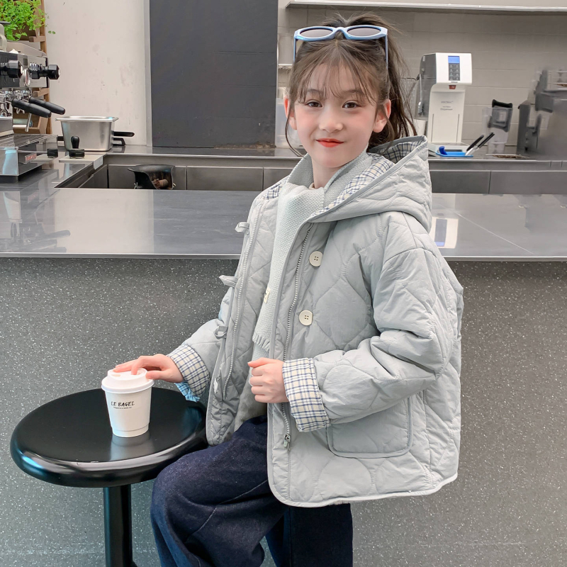 Dievčenská zimná bunda s kapucňou, fleece výstužou — vonkajšia polyesterová látka, vnútorná bavlnená podšívka, zima 2025, pre dievčatá nad 8 rokov