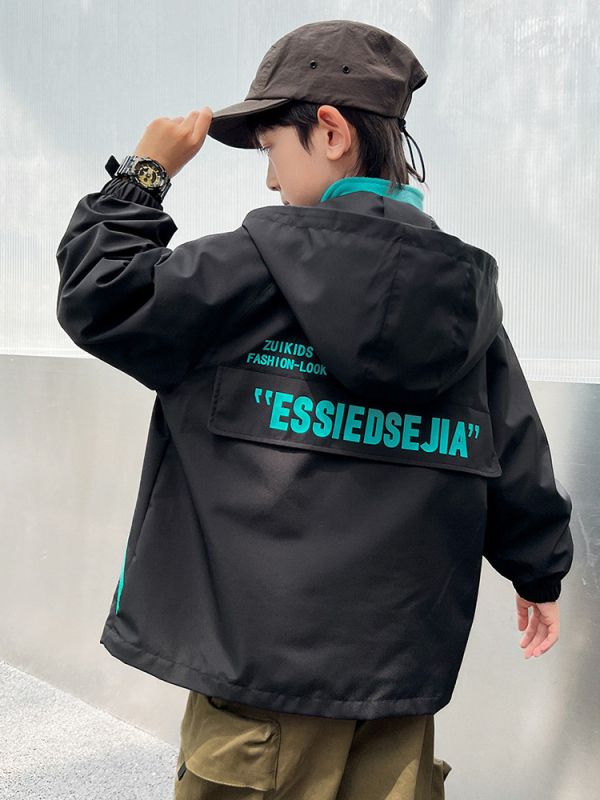 Zēnu tri-in-one jaka ar noņemamu oderi un kapuci, ūdensizturība 5000 mm, poliesters, vecums 7–12 gadi