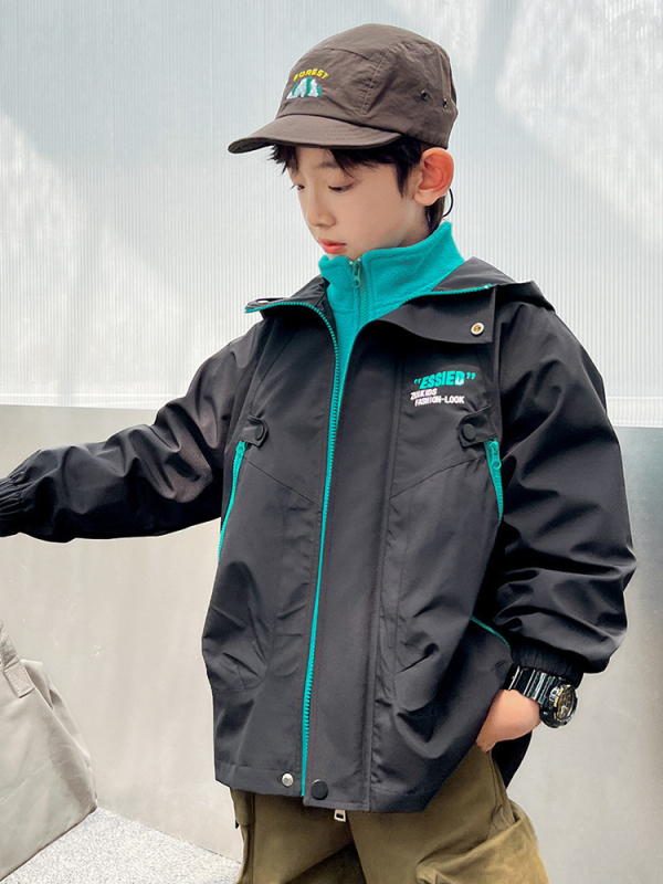 Zēnu tri-in-one jaka ar noņemamu oderi un kapuci, ūdensizturība 5000 mm, poliesters, vecums 7–12 gadi