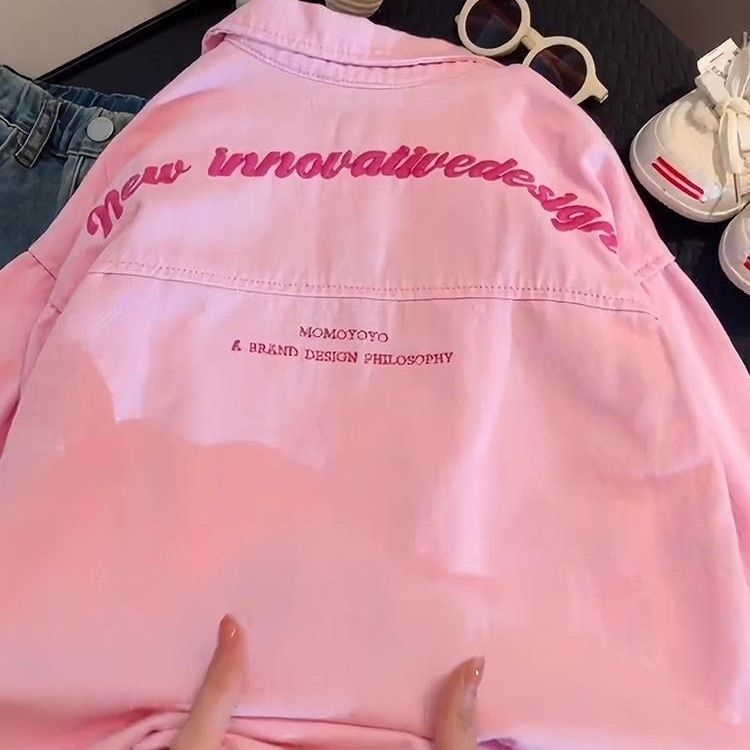 Detská bunda v kórejskom štýle s golierom, vzorom s písmenami, polyesterová tkanina, dlhé rukávy, zapínanie na gombíky