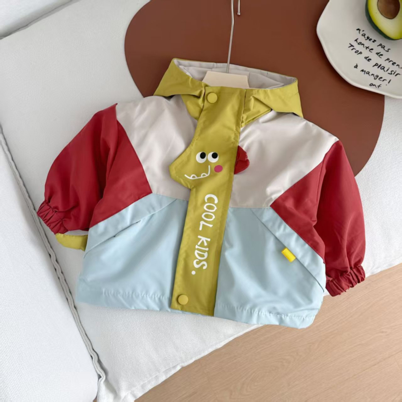 Detská bunda s kapucňou, karikatúrnym motívom (Vek 3–8 rokov; Jeseň 2025; Polyester 80%; Dlhé rukávy; Zips)