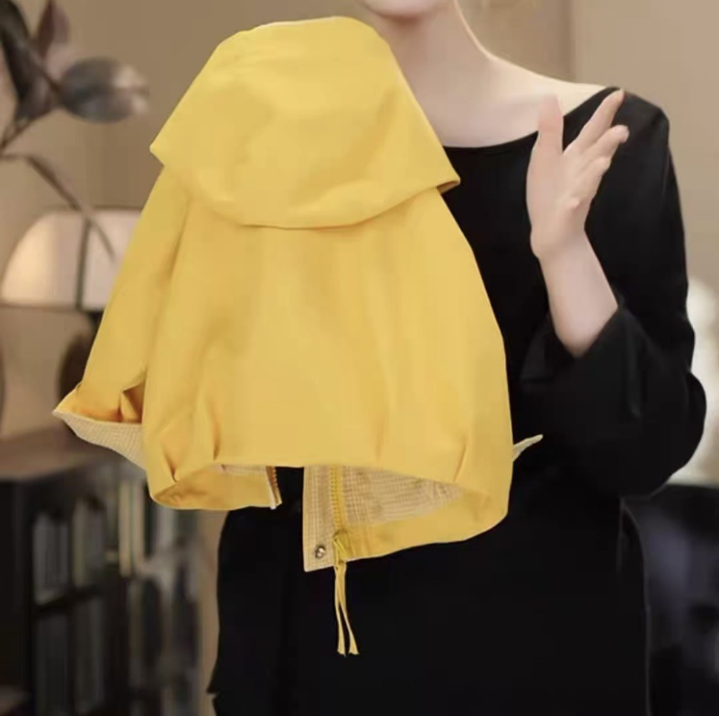 Detská kabát s kapucňou: vonkajší polyester, podšívka z polyesteru, zips, krátka dĺžka, jeseň